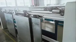 Opérateur de porte coulissante télescopique