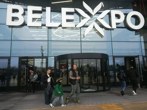 Porte tournante automatique sur mesure pour BelExpo
