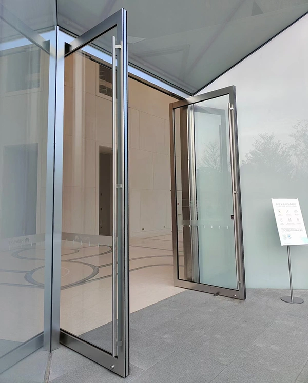 Porte équilibrée pour le magasin phare Huawei à Shenzhen