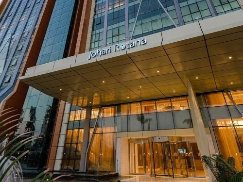 Porte tournante à 3 vantaux pour un hôtel cinq étoiles en Tanzanie